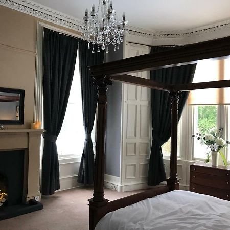 Fernlea Spacious Apartment 아브로스 외부 사진