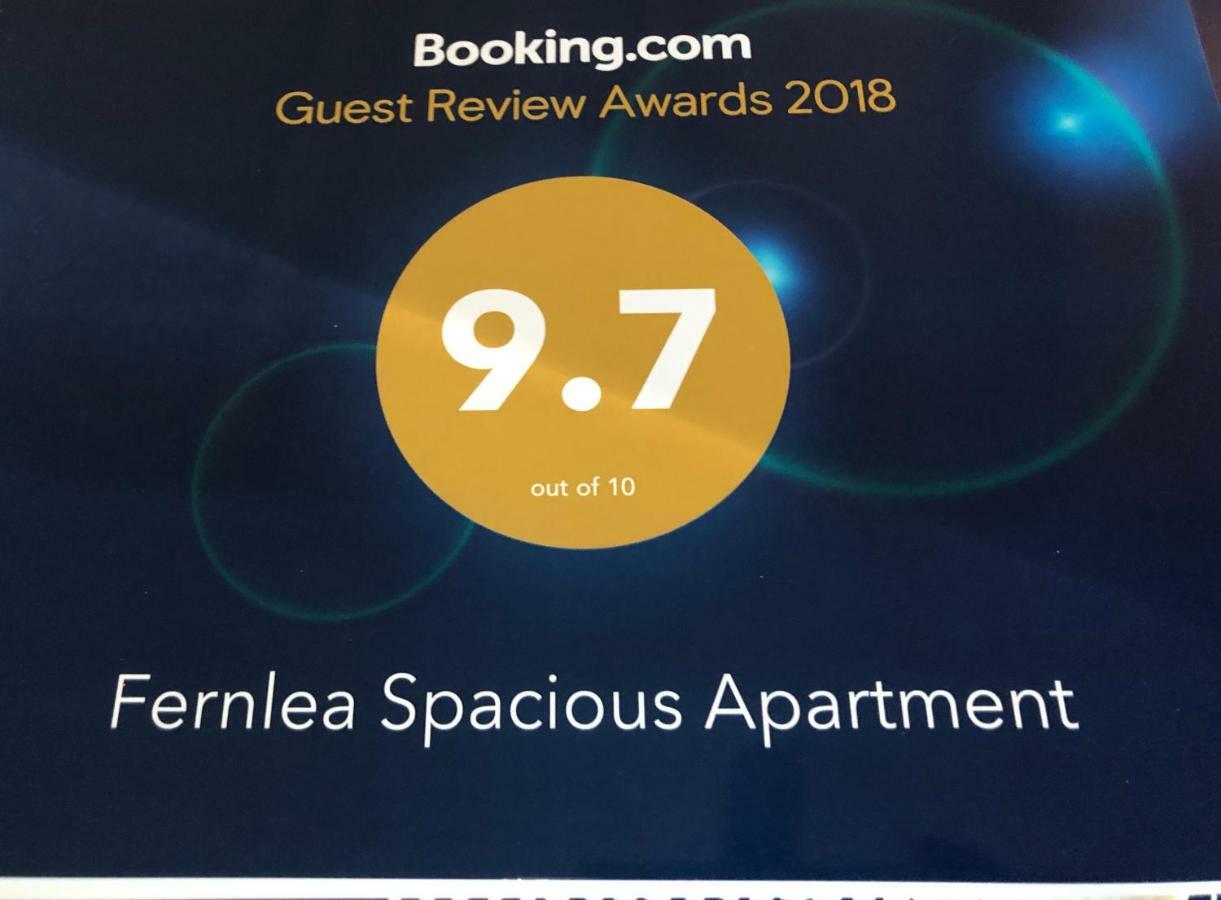 Fernlea Spacious Apartment 아브로스 외부 사진